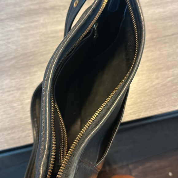 Coach Vintage ‘99 Slim Duffle Sac Black Shoulder Bag with Gold Hardware - Picture 9 of 9